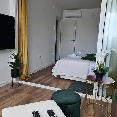 Adriatic Loridas Apartament